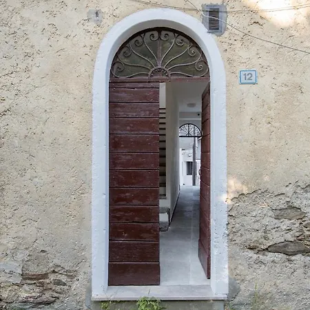 Complex Levoasi Apartment *